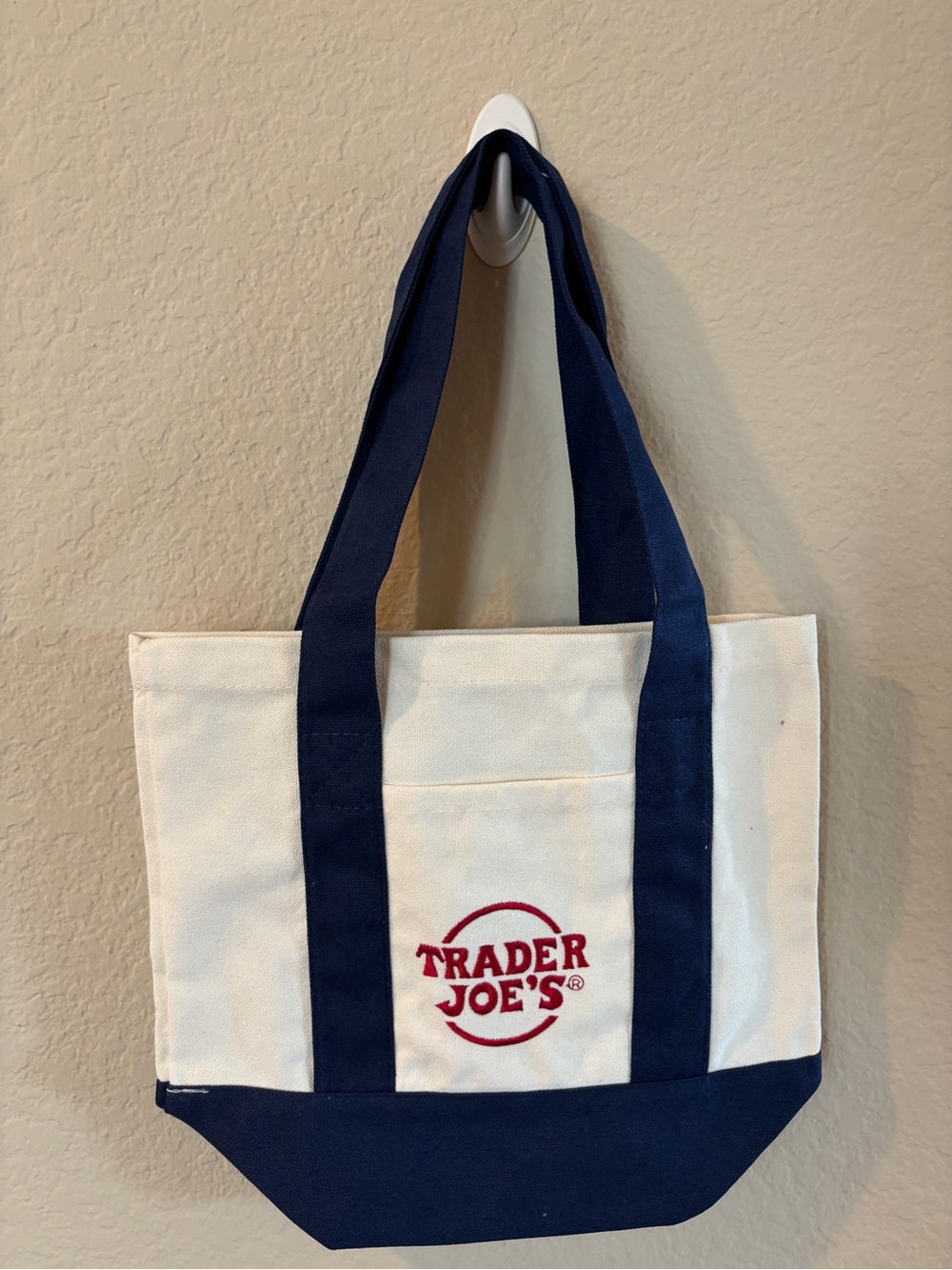 Canvas Tote Bag in White and Navy